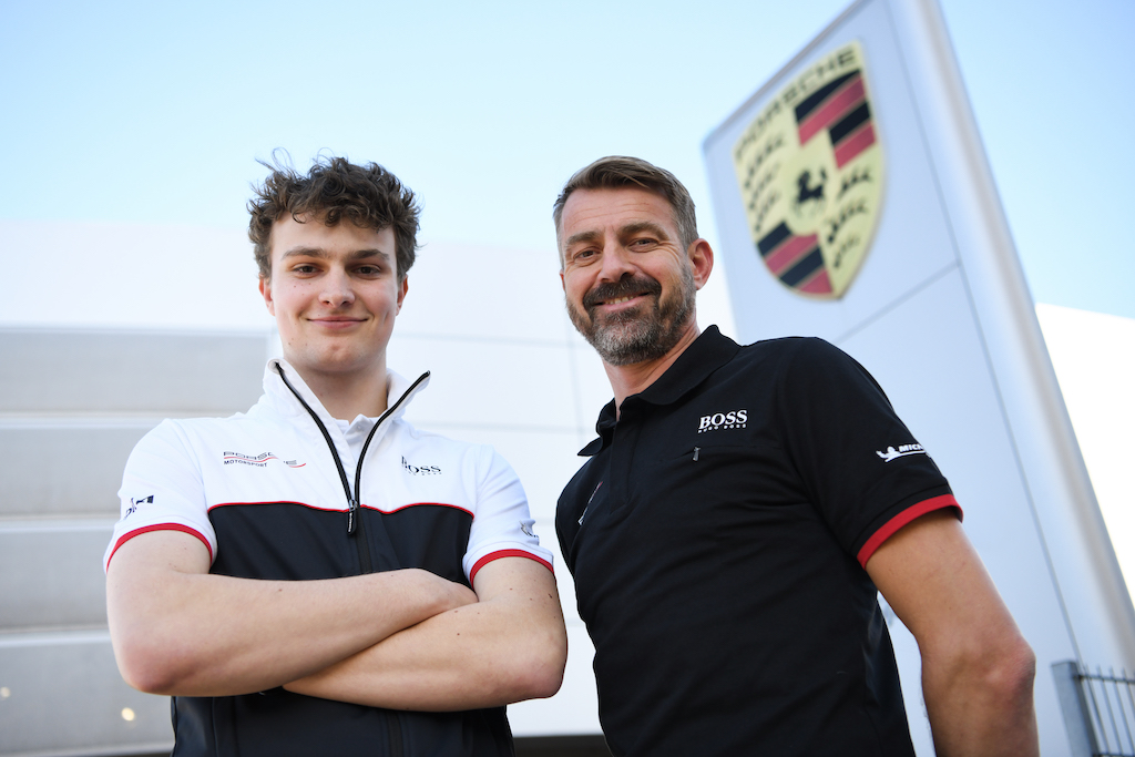 Gustav Krogh (tv.) skal repræsentere Porsche Denmark Racing og stiller til start i GT4-klassen i Porsche Sprint Challenge Scandinavia. Jesper Carlsen (th.) leder og står for den daglige drift af teamet.